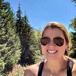 Meet your Posher, Stephanie